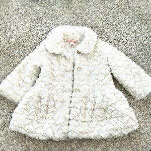 Juicy Couture toddler girls faux fur, fuzzy white coat 24 months